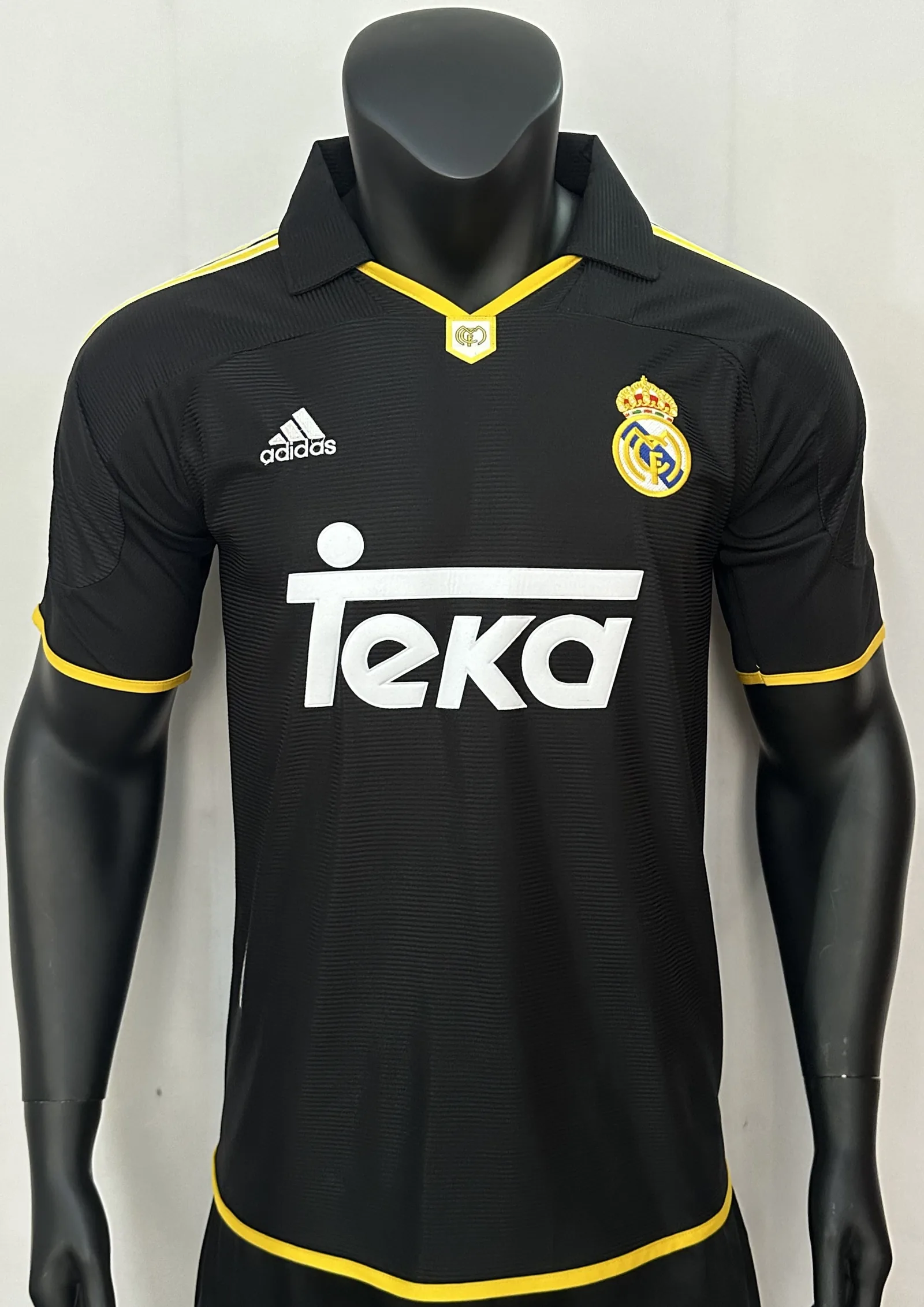 98-99 Real Madrid away game