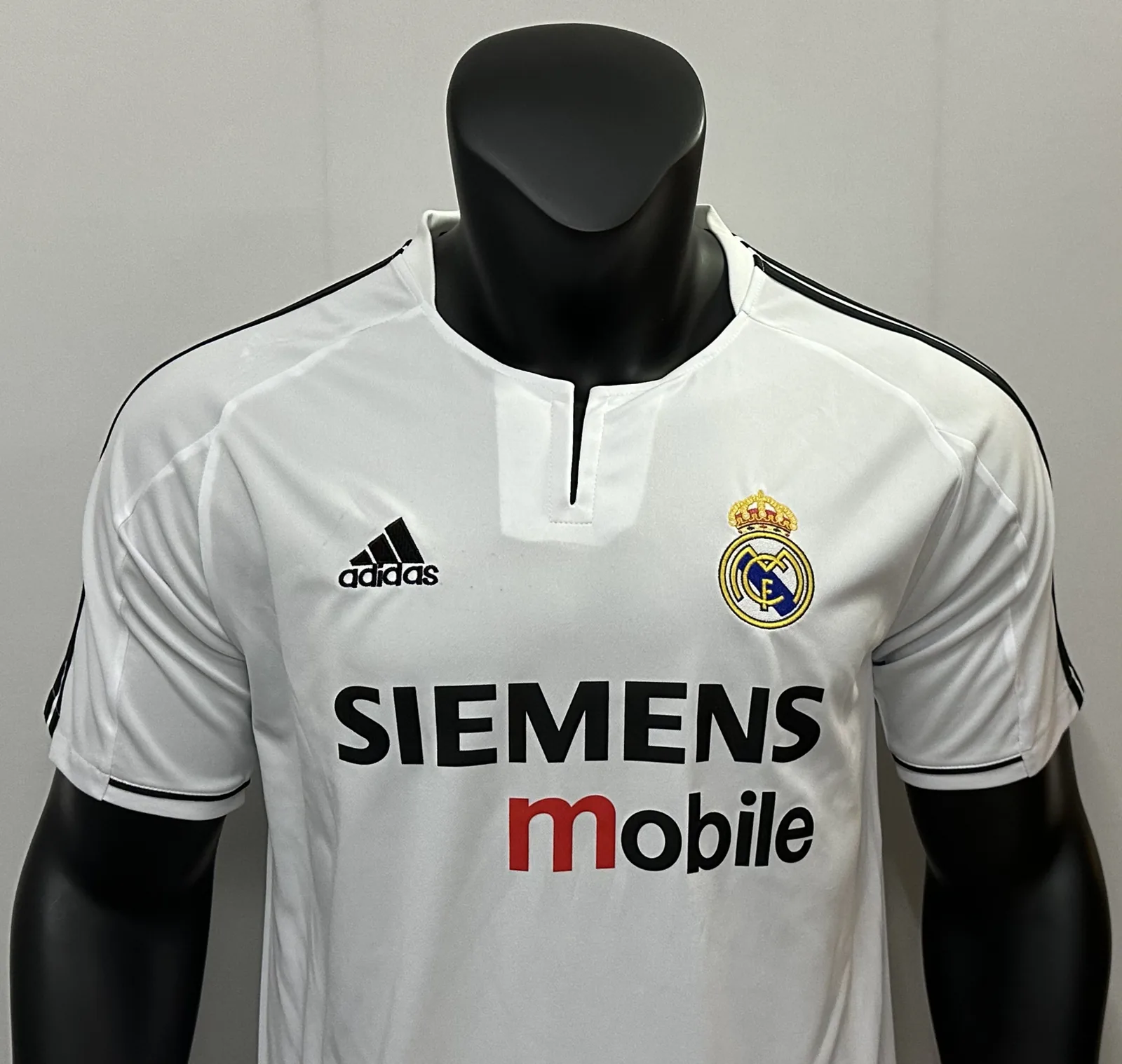 Real Madrid 03/04 Home Shirt — 2