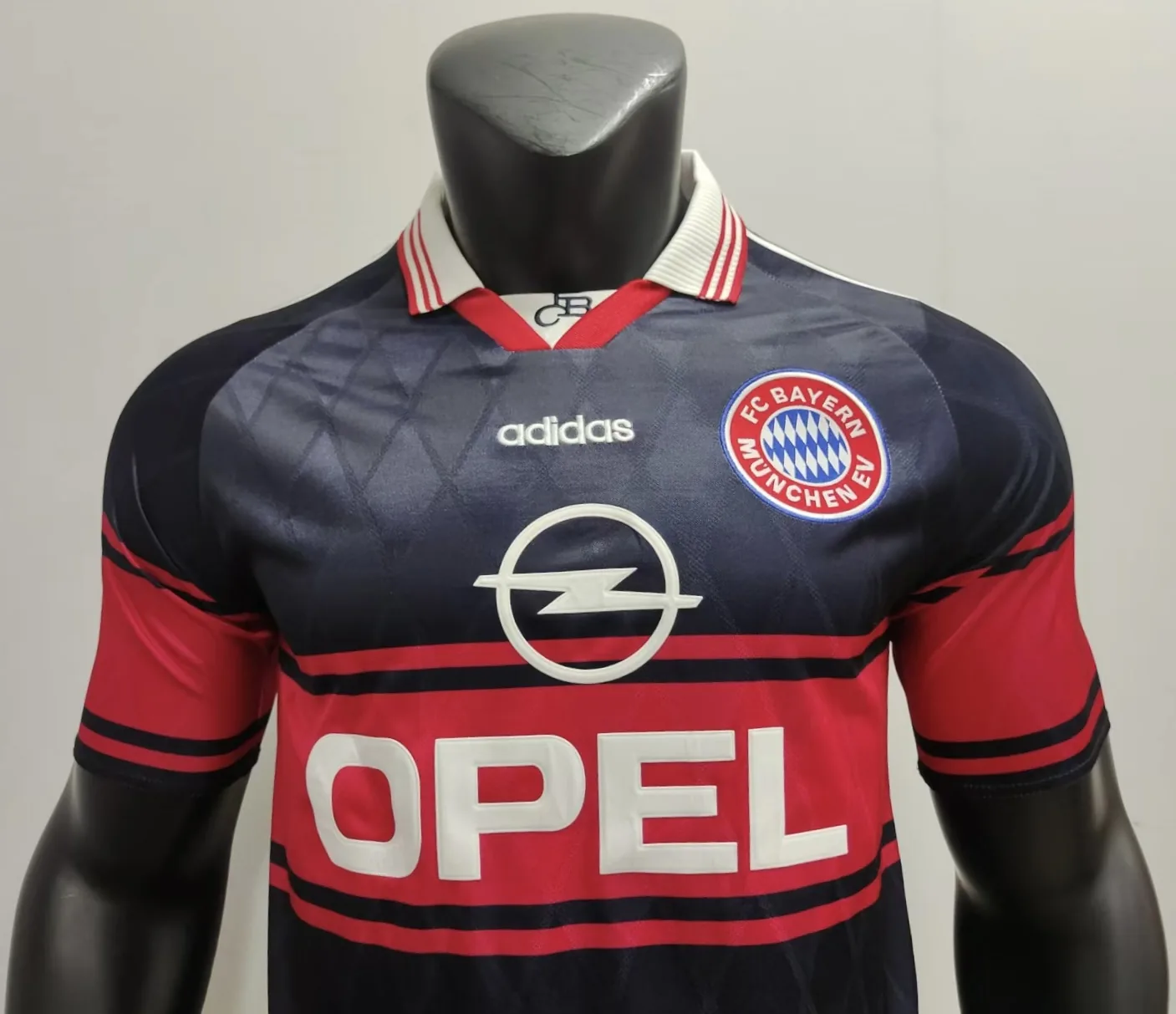 Bayern Munich 97/99 Home Shirt — 2
