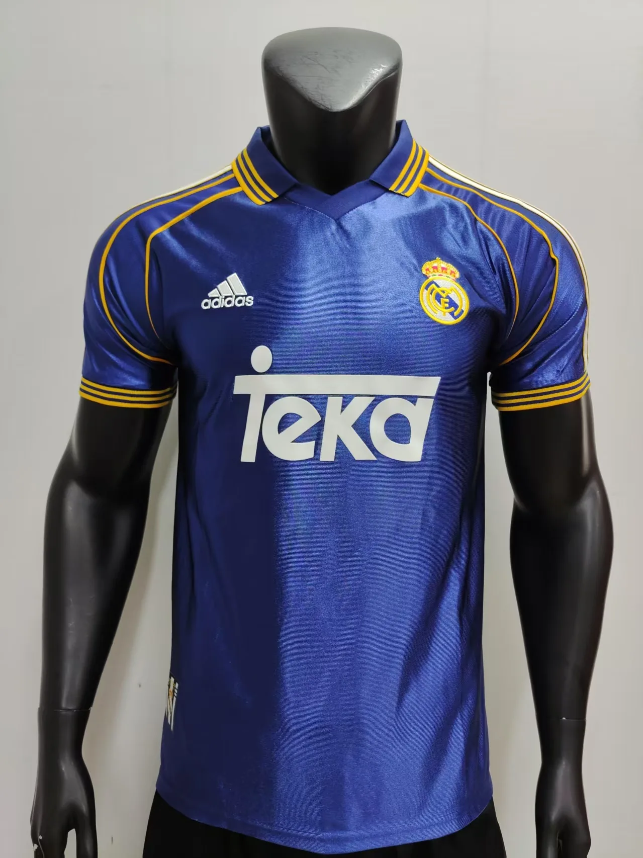 98/00 Real Madrid away game
