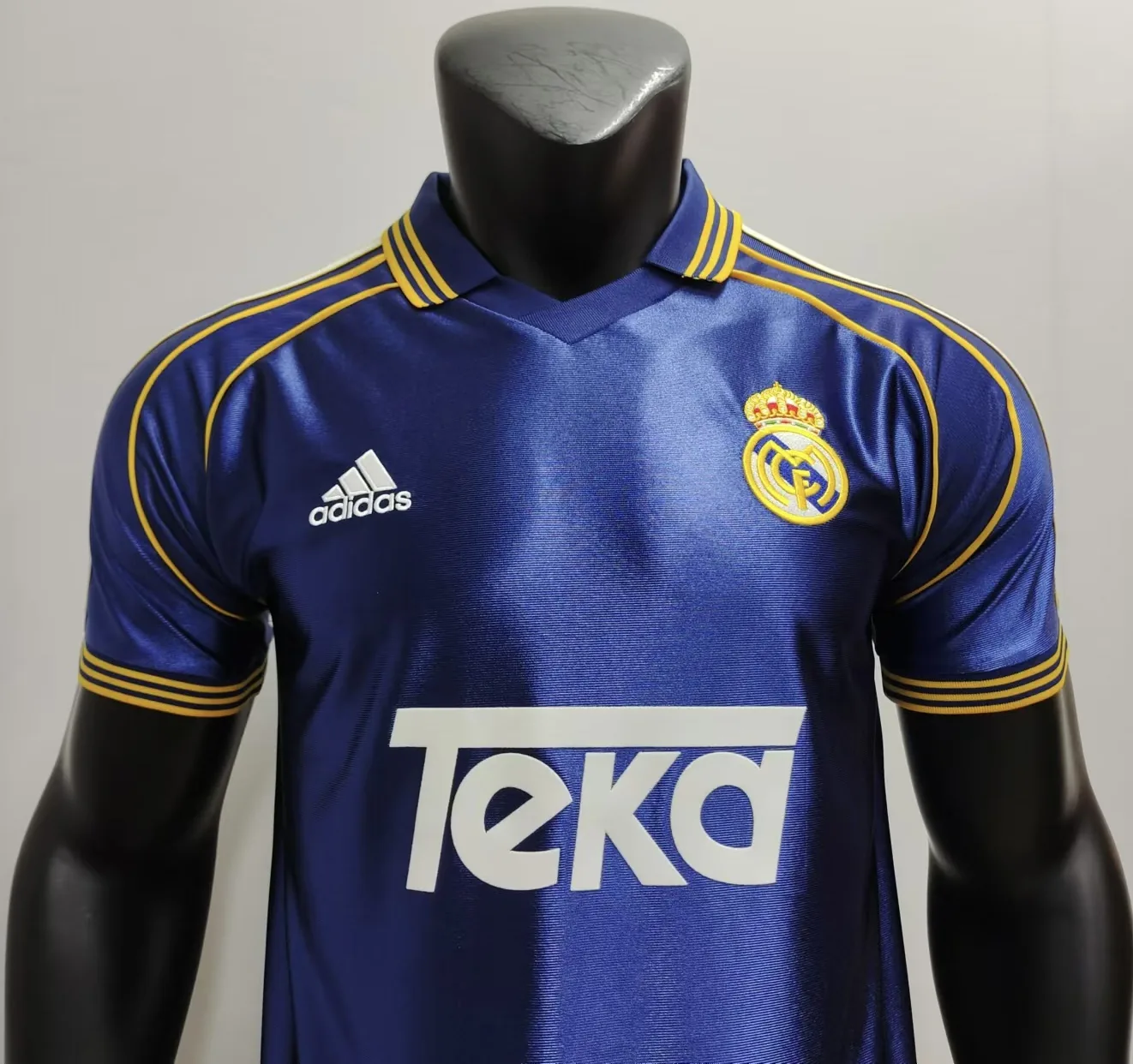 98/00 Real Madrid away game — 2