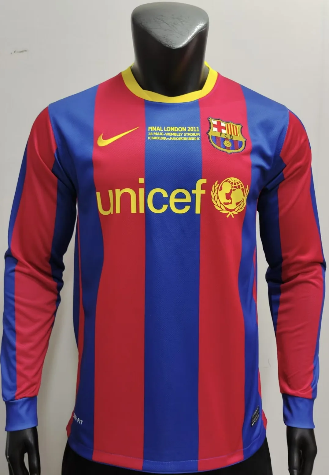 10/11 Long-sleeved red and blue Barcelona home game