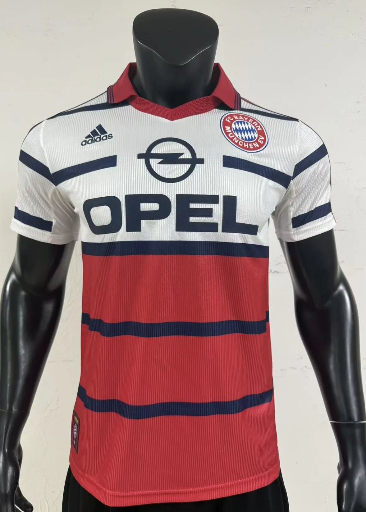 98-00 Bayern away game