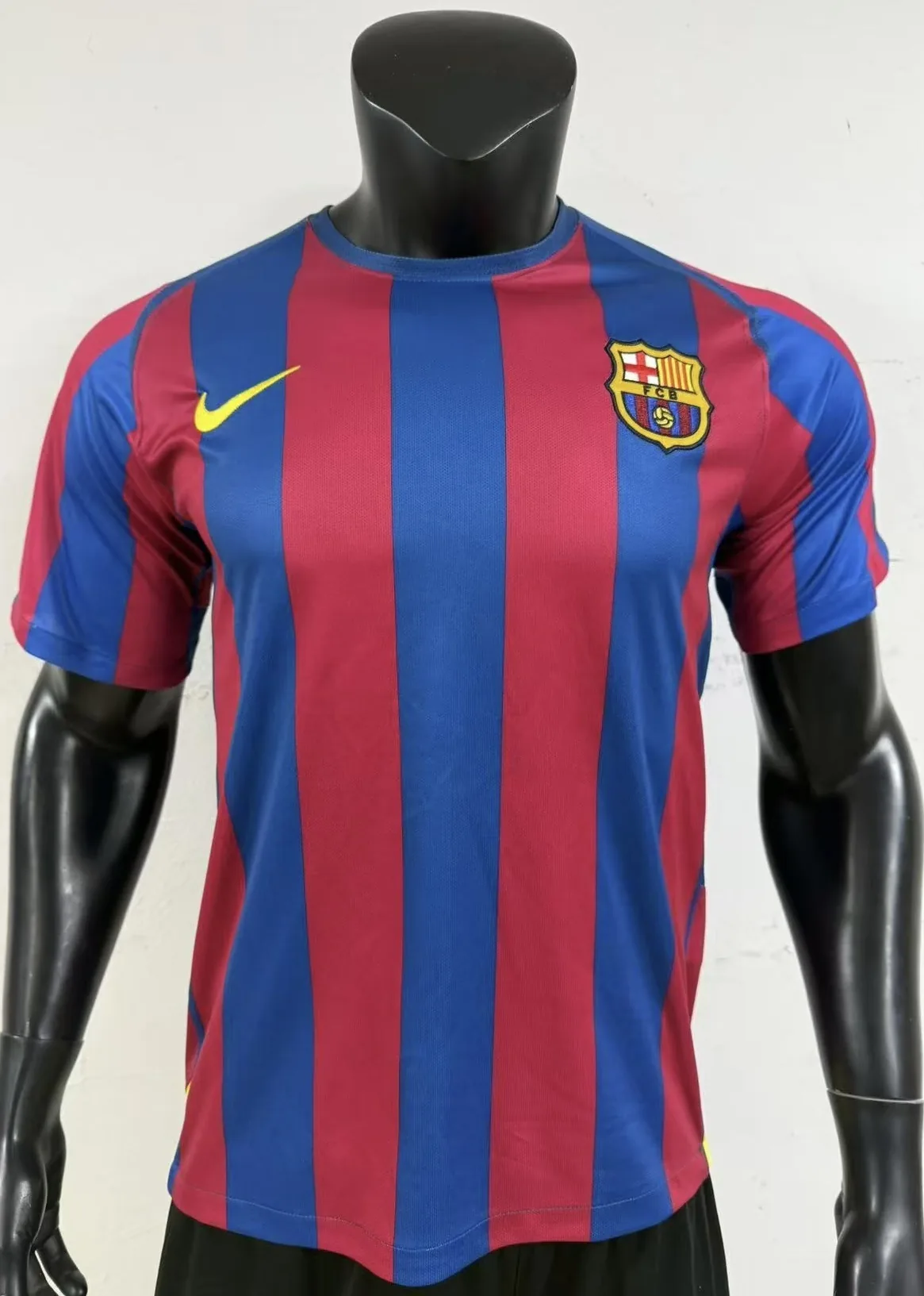 Barcelona 05/06 Home Shirt