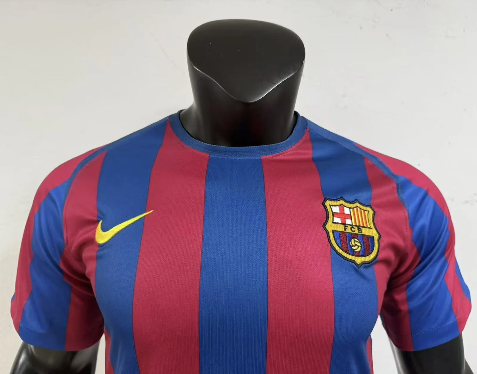 Barcelona 05/06 Home Shirt — 2