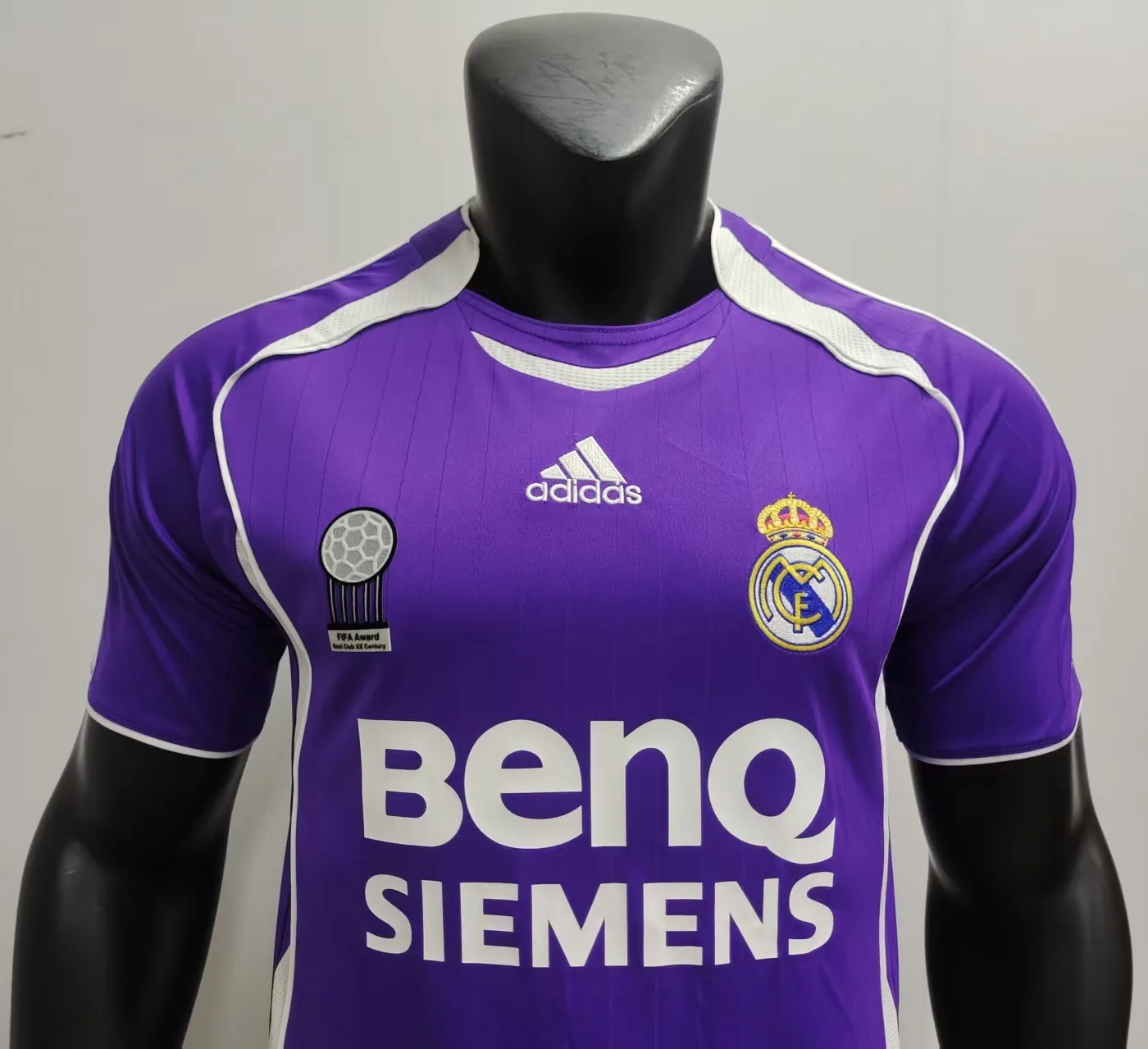 06-07 Purple Real Madrids zweites Auswärtsspiel — 2