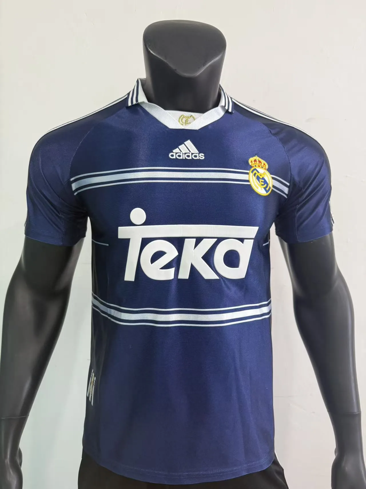 98-99 Real Madrid away game