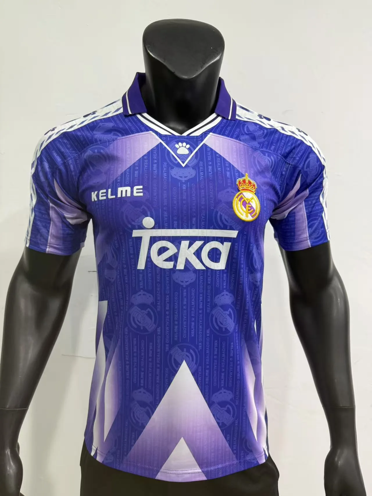 96-97 Real Madrid away game
