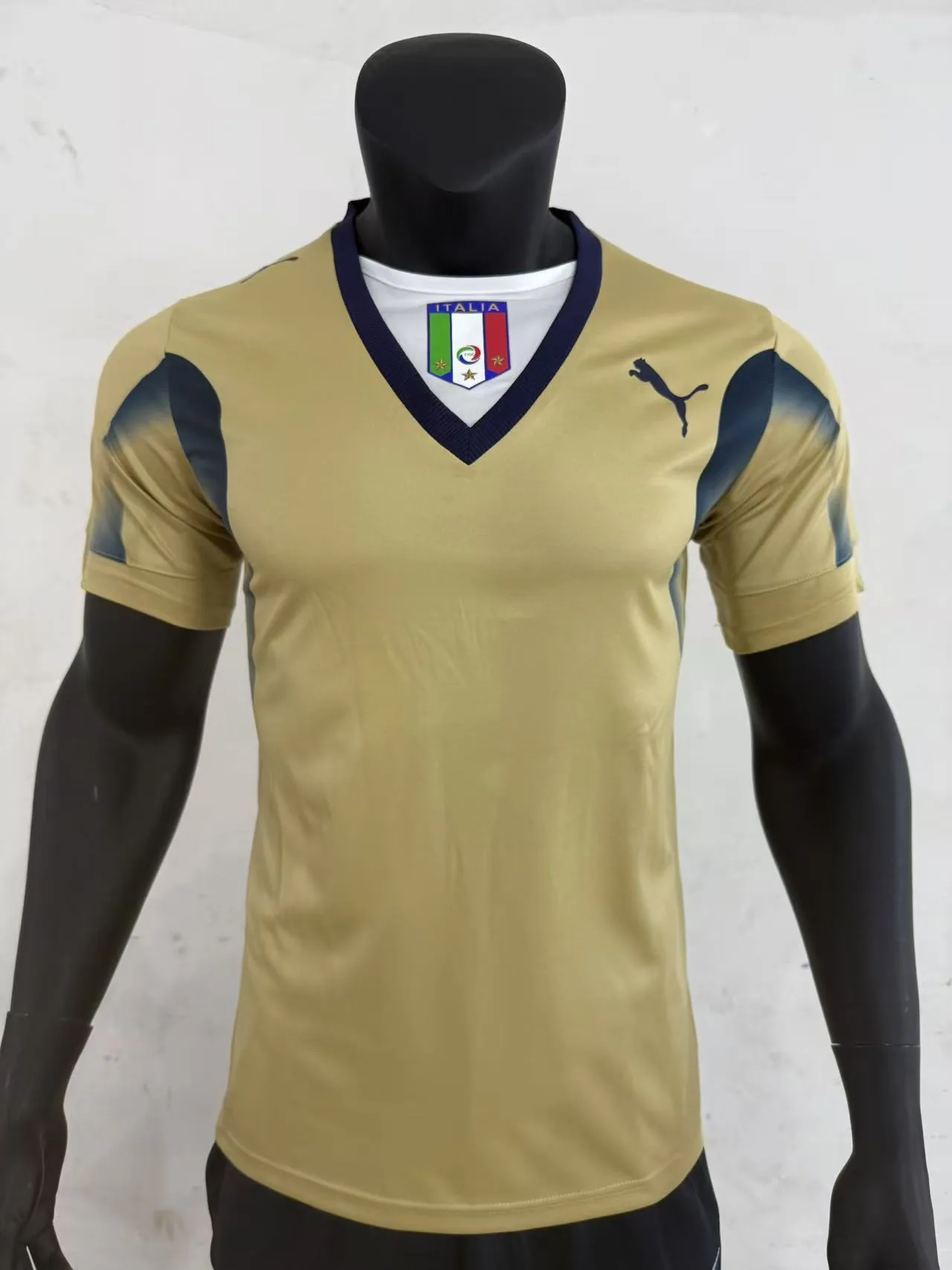 2006 Italy goalkeeper jersey — 1
