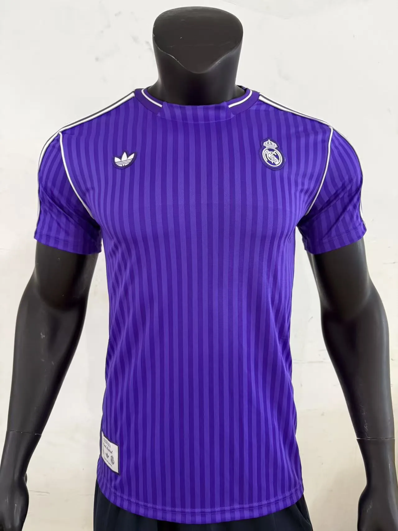 Classic three-leaf model Real Madrid — 1