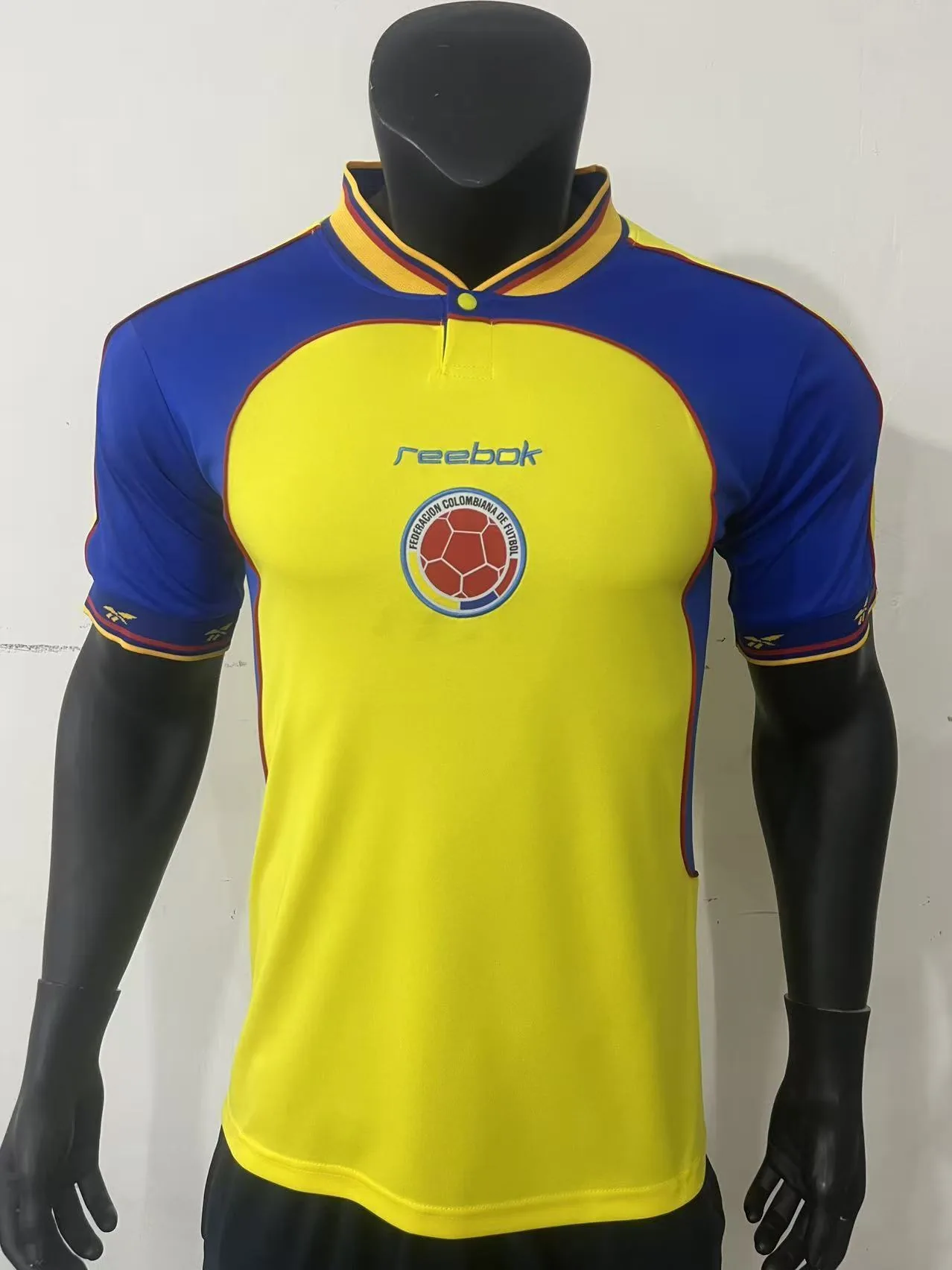 2001 Colombia home game