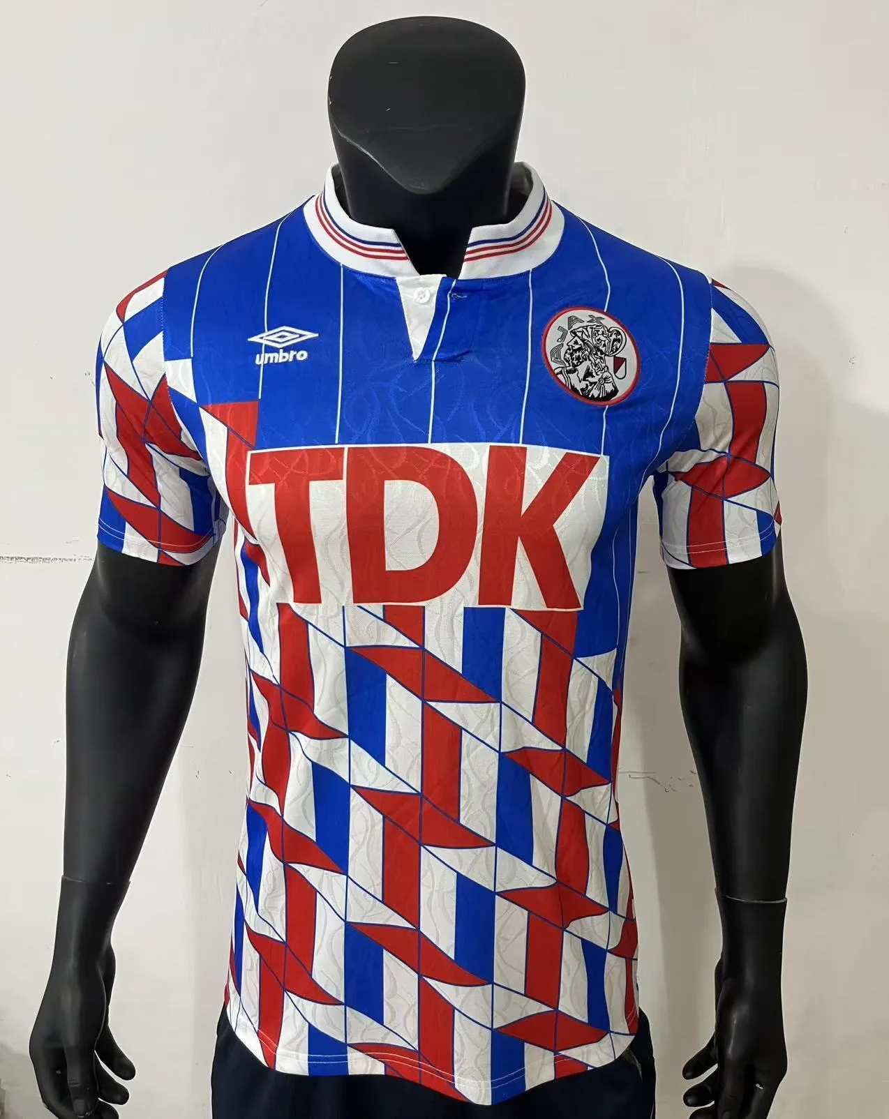 89−90 Ajax away game