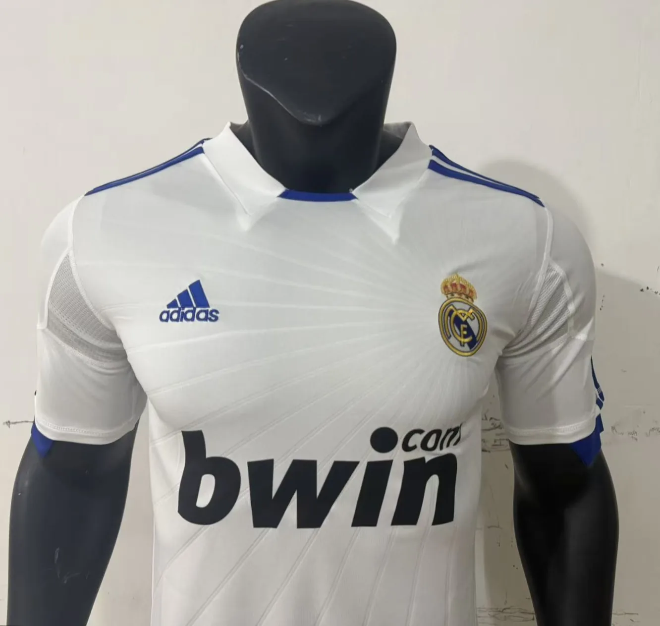 Real Madrid 10/11 Home Shirt White — 2