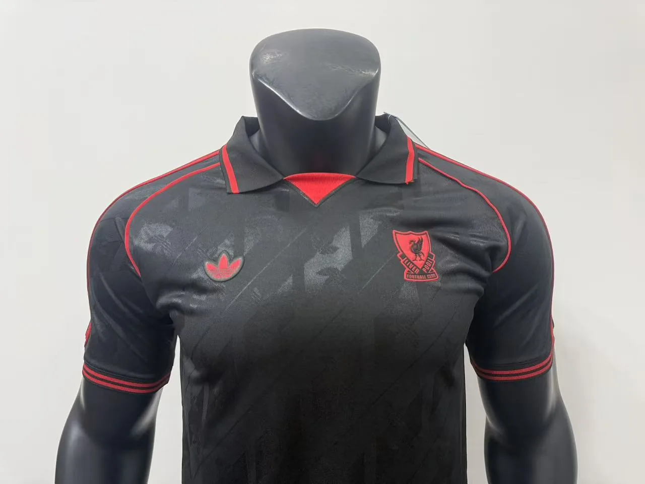 Liverpool 26/27 Retro Shirt Black — 2