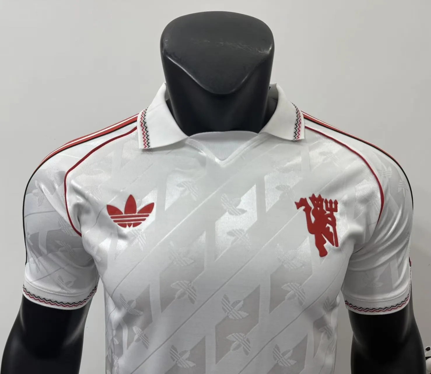 Manchester United 26/27 Retro Shirt White — 2