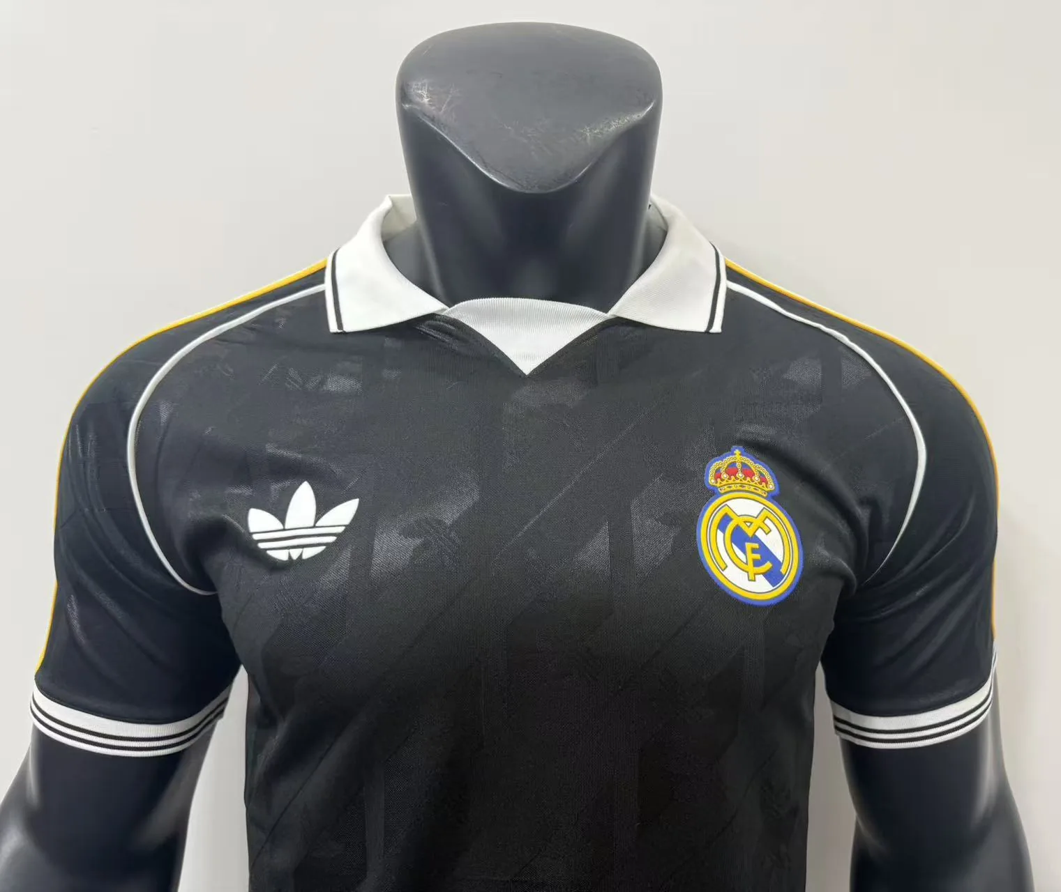 Real Madrid 26/27 Retro Shirt Black — 2