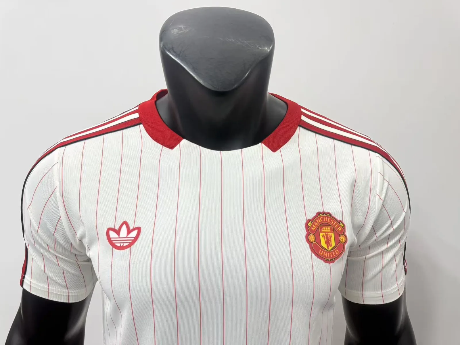 Manchester United 26/27 Retro Shirt Pinstripe Beige — 2
