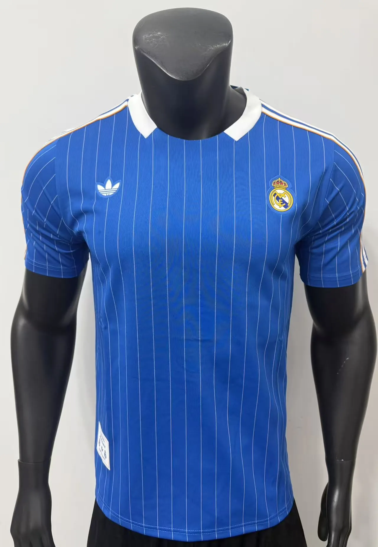 Real Madrid 26/27 Retro Shirt Pinstripe Blue Collar