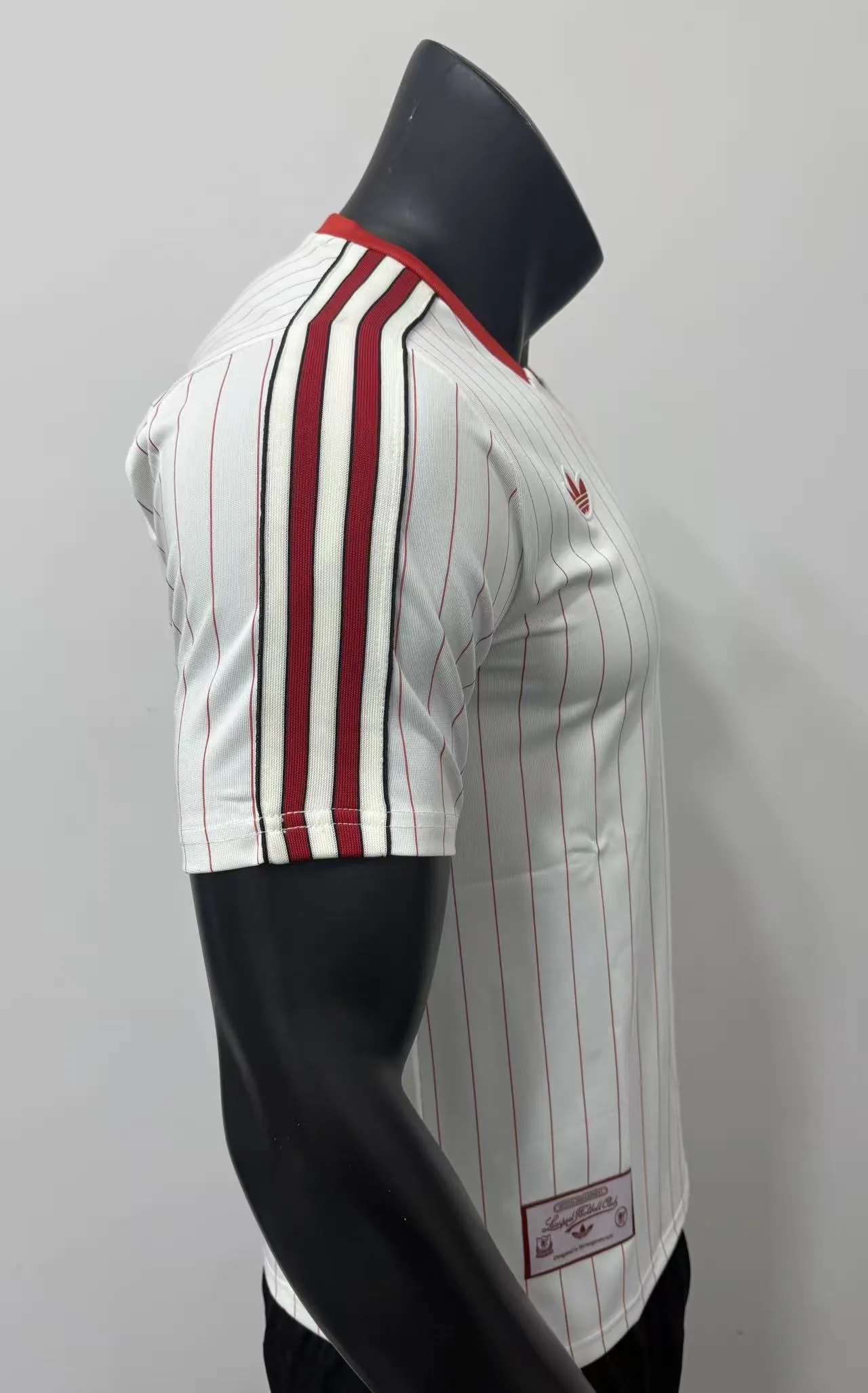 Liverpool 26/27 Retro Shirt Pinstripe Beige — 2