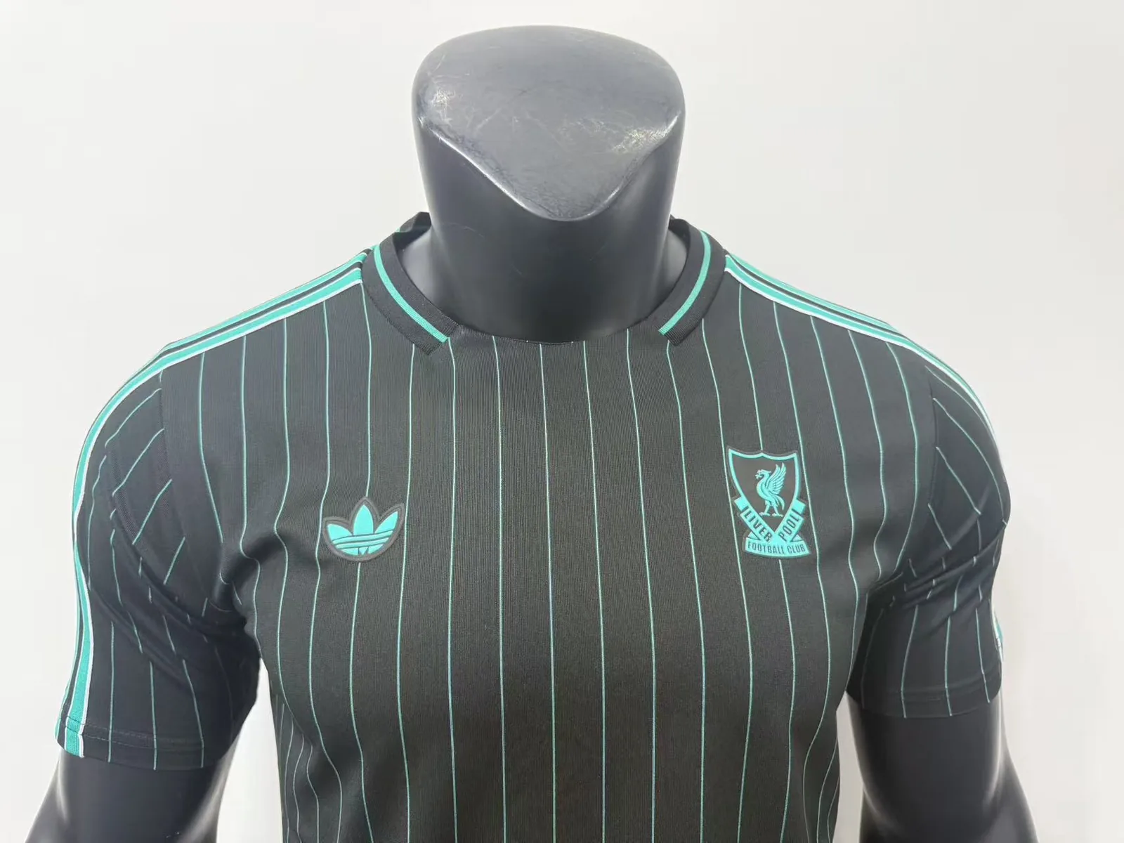 Liverpool 26/27 Retro Shirt Pinstripe Black — 2