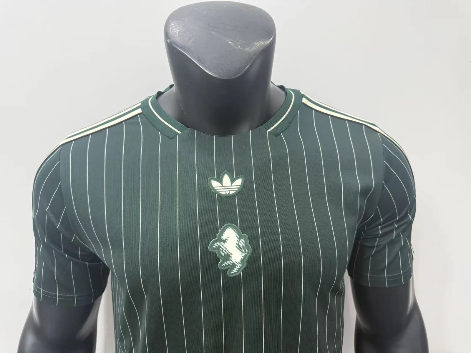 Juventus Camiseta 26/27 Retro de Rayas Verde — 2