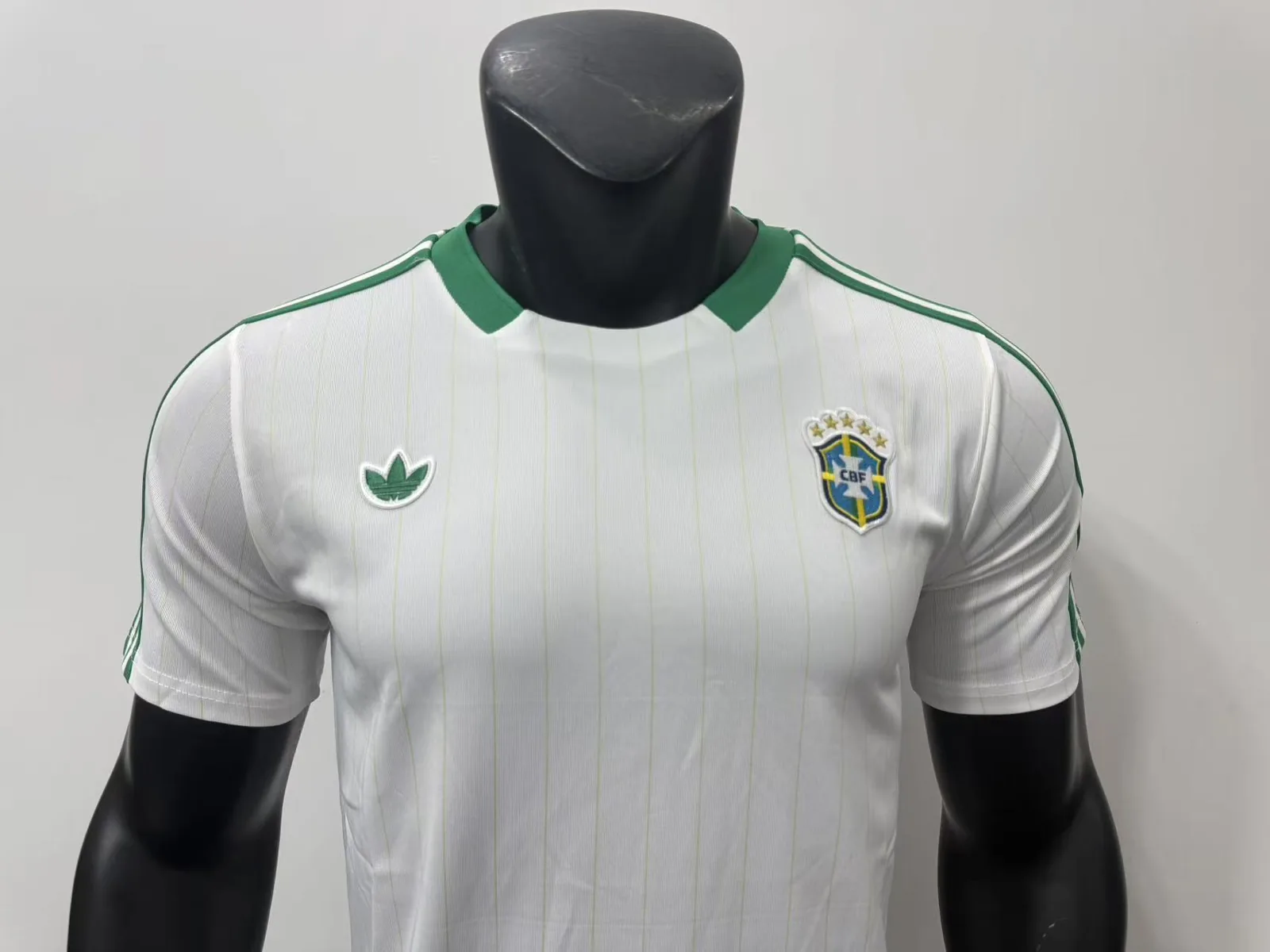 Brasil Camiseta 26/27 Retro de Rayas Blanca y Verde — 2