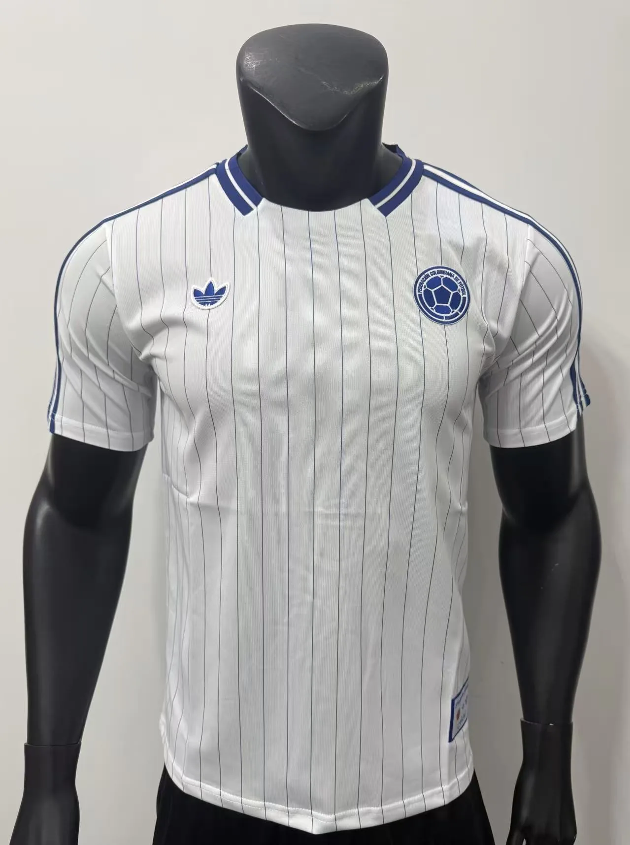 Colombia 26/27 Retro Shirt Pinstripe White and Blue — 1
