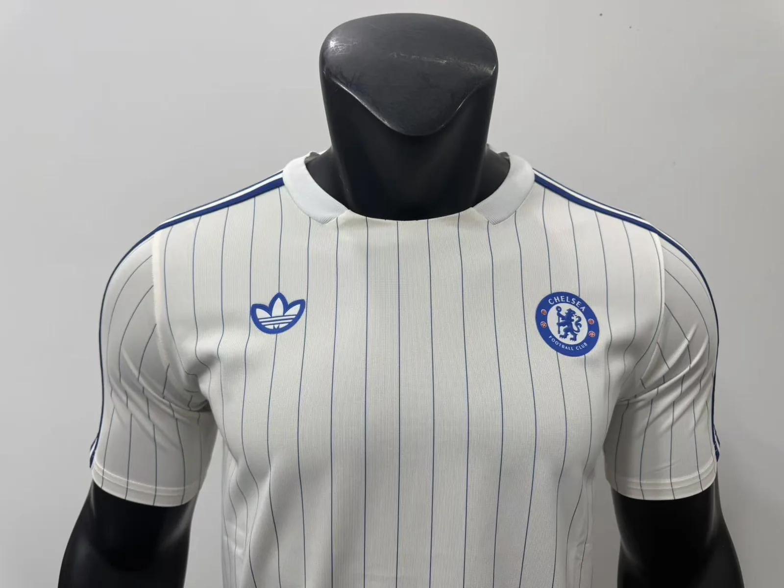 Chelsea Maillot 26/27 Rétro à Rayures Blanc — 2