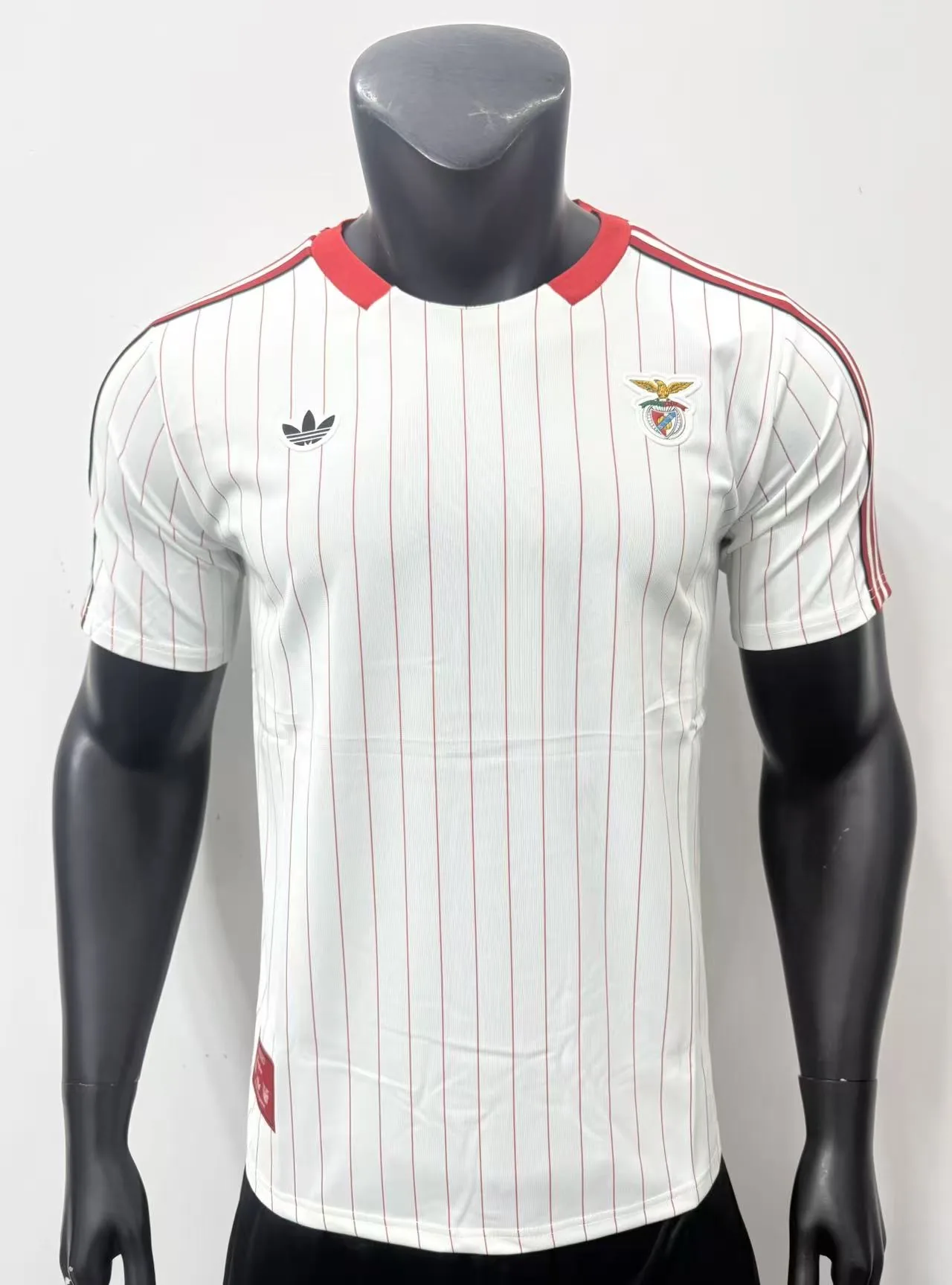 Benfica Trikot 26/27 Retro Nadelstreifen Weiß