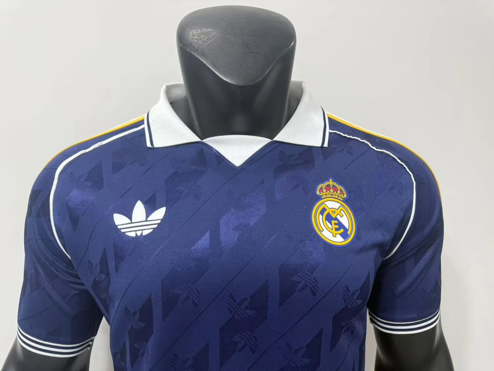 Real Madrid 26/27 Retro Shirt — 2