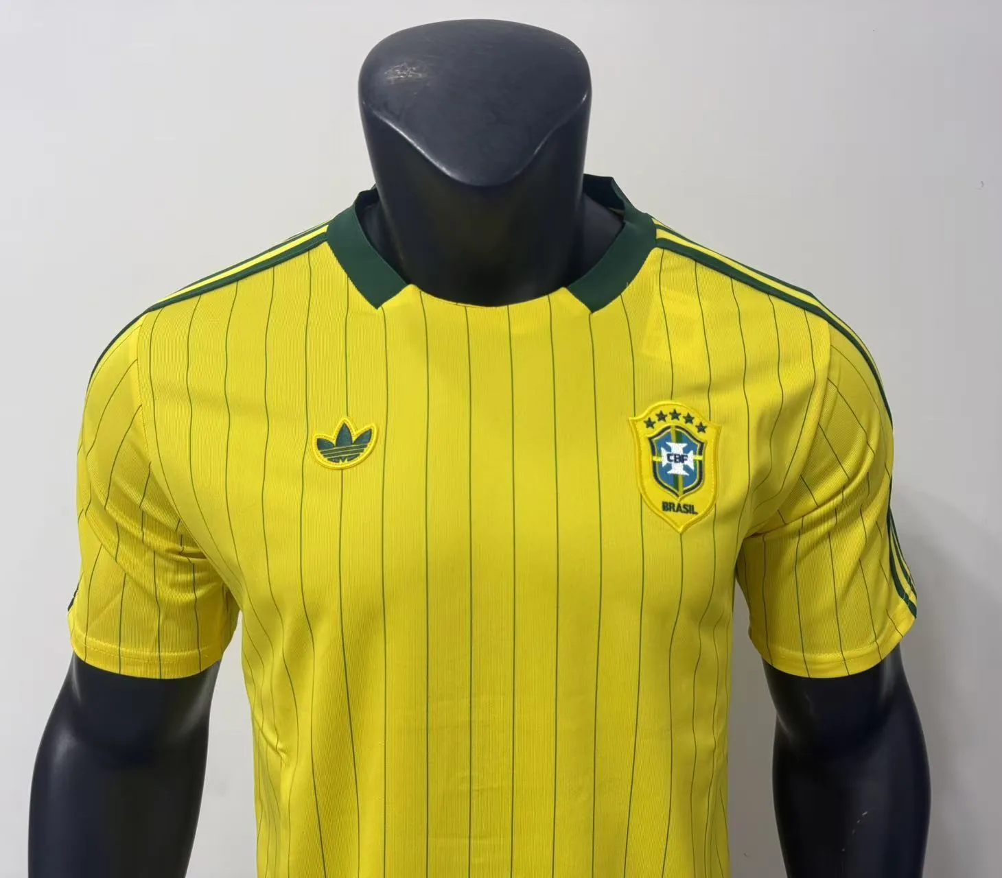 Brasil Camiseta 26/27 Retro de Rayas Amarilla — 2