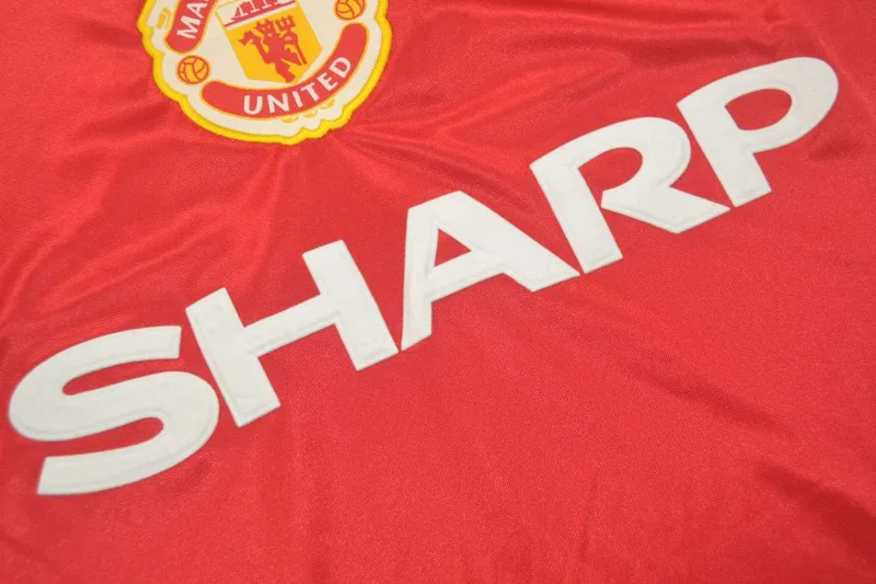 Manchester United 1984/86 Home Shirt — 2