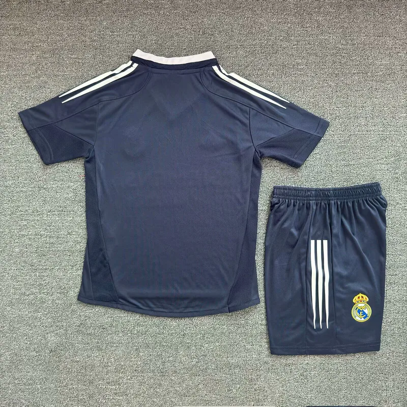Real Madrid 2004/05 Away Kids Kit — 2