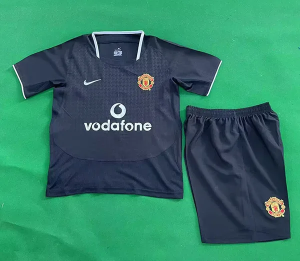 Manchester United 2003/04 Away Kids Kit