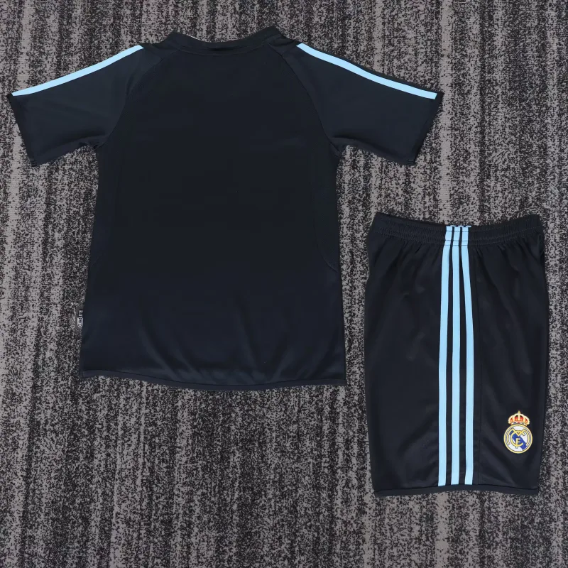 Real Madrid 2003/04 Away Kids Kit — 2