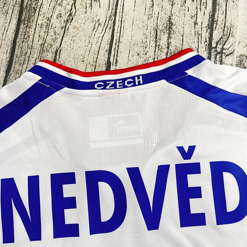 Czech Republic 2000 Away Shirt