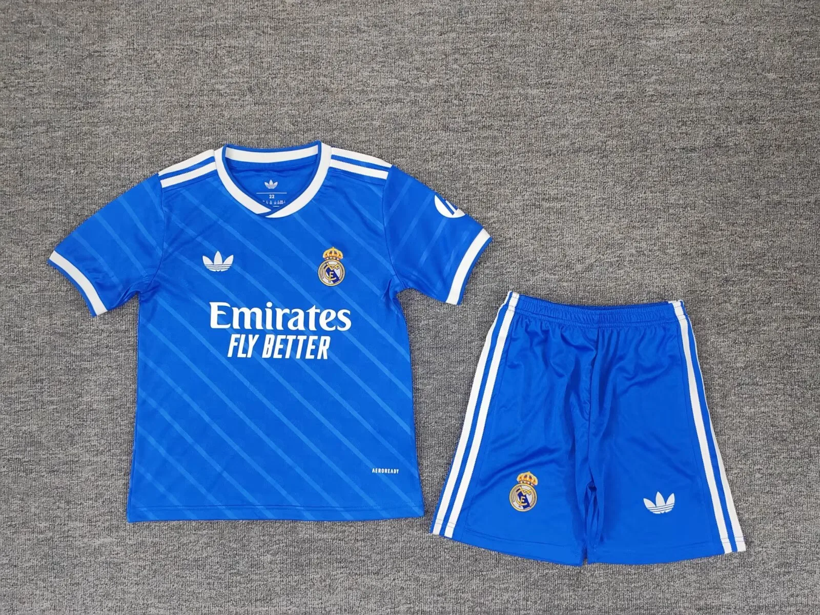 Real Madrid 2025/26 Ausweich Set Kinder