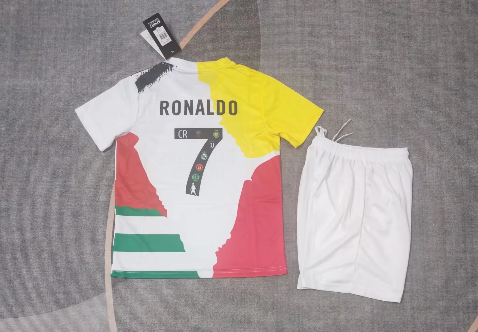 Ronaldo Club Combine 2016/28 Kids Kit — 2