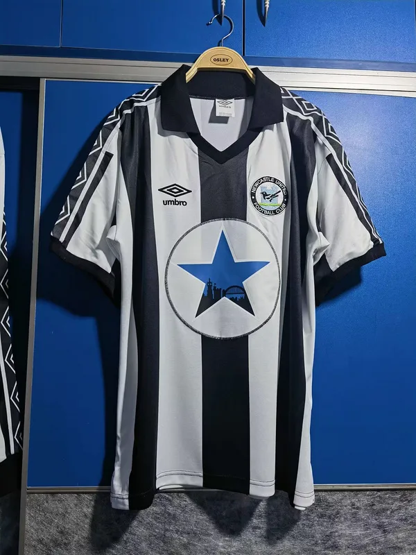 Newcastle United 1980/82 Domicile Maillot