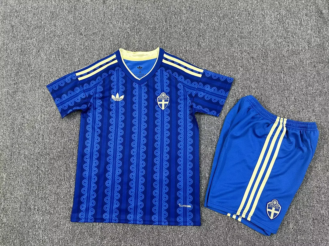 Sweden 2016/30 Away Kids Kit