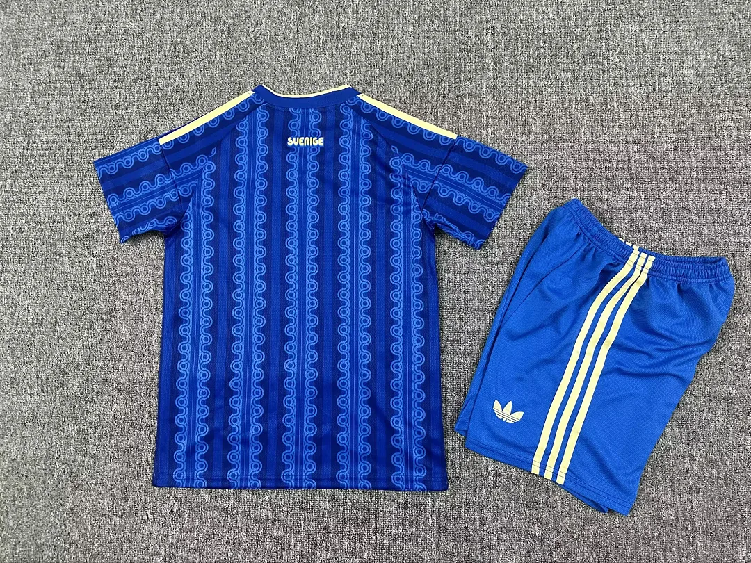 Sweden 2016/30 Away Kids Kit — 2