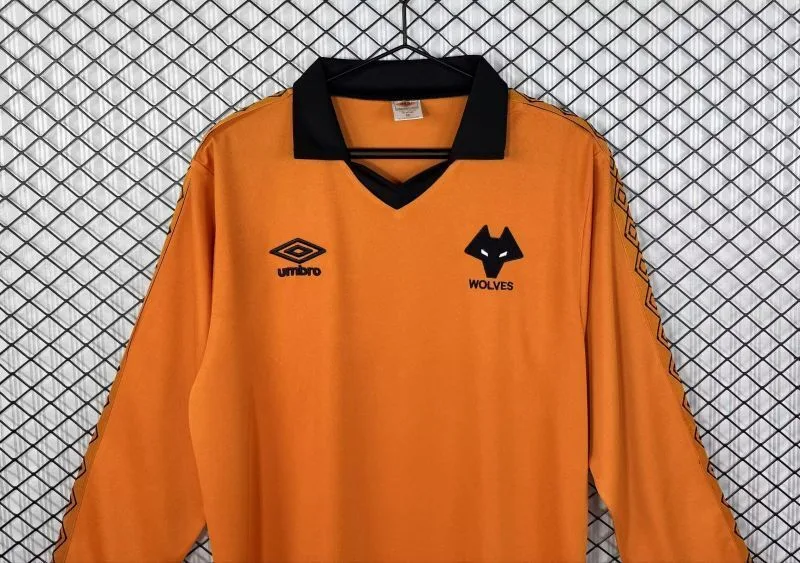 Wolverhampton Wanderers 1980/81 Home Shirt Long Sleeve — 2