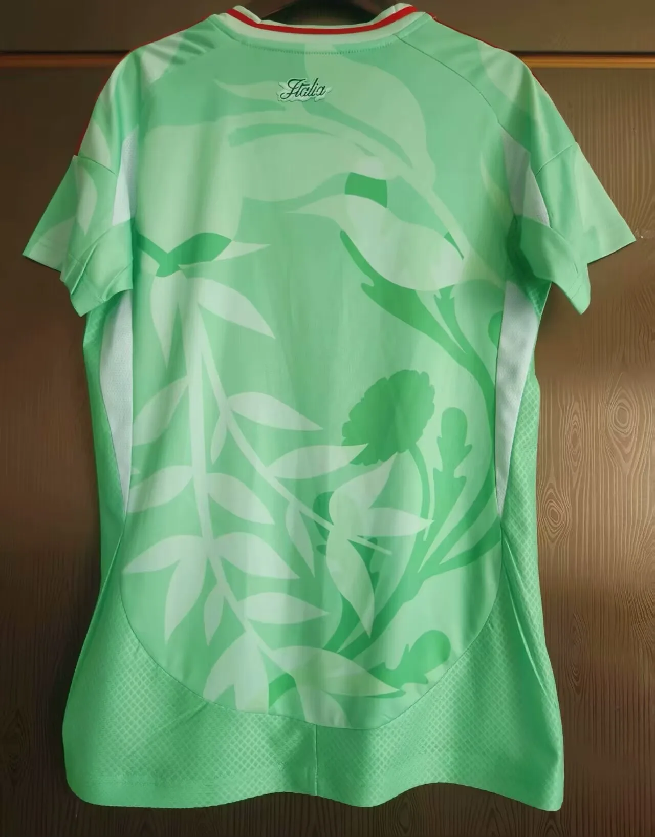 Italy 2025 Away Women's Shirt Green World Cup — 2