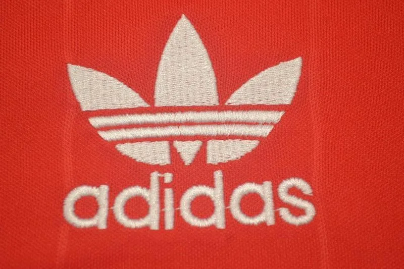 Manchester United 1984 Home Shirt — 2