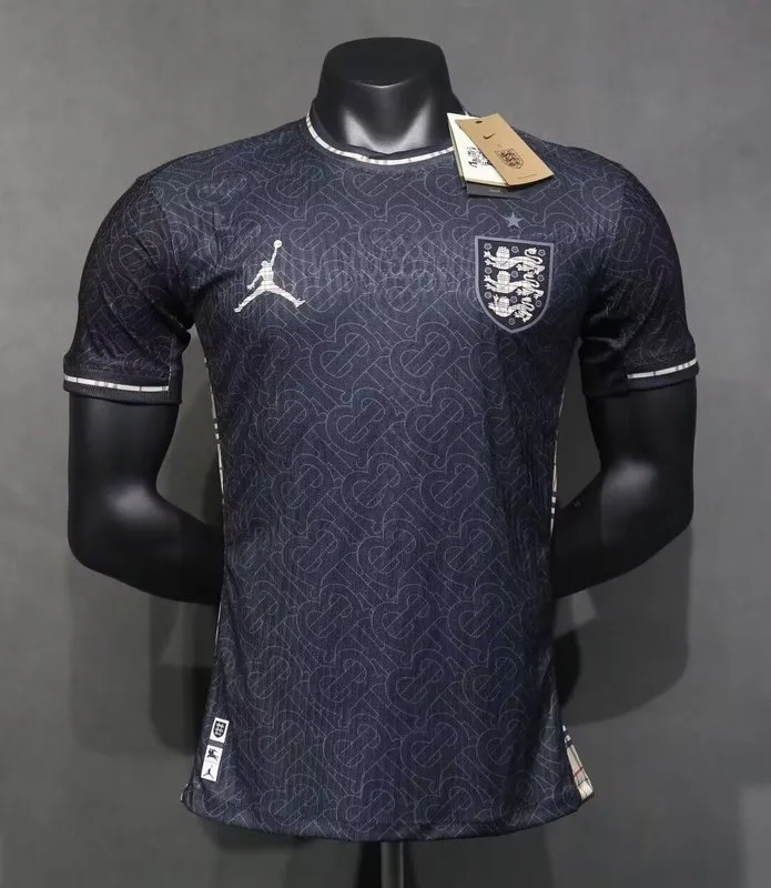 England 2024 Trikot Spielerversion 24 AJ Burberry — 1