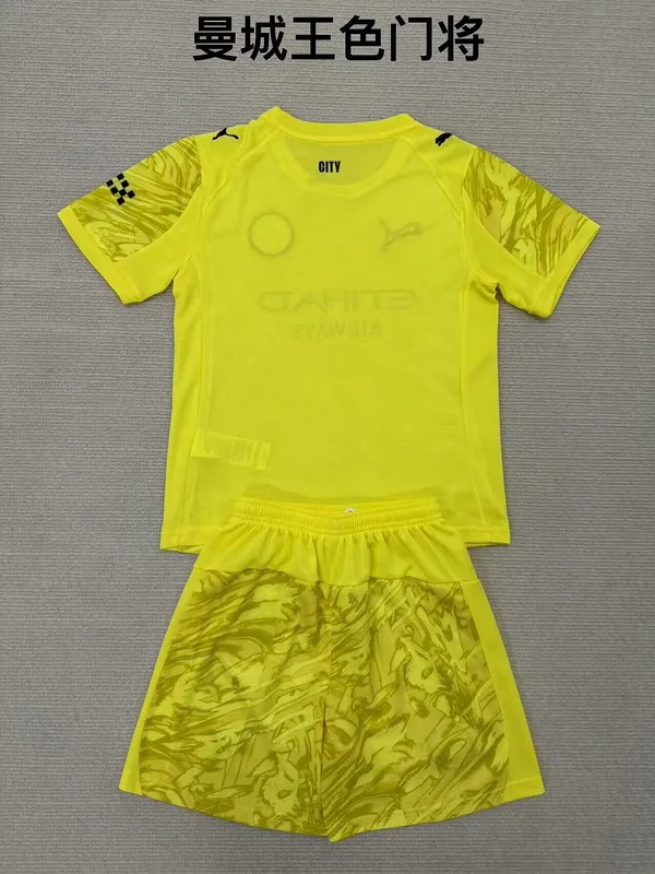 Manchester City 2025/26 Goalkeeper Shirt Pink
