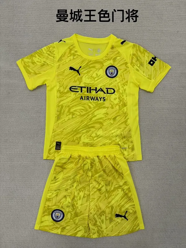 Manchester City 2025/26 Goalkeeper Shirt Pink — 2