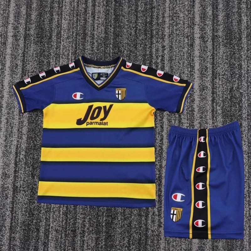 Parma 2001/02 Home Kids Kit