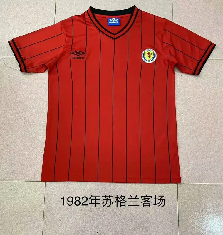 Scotland 1982 Away Shirt Red — 2