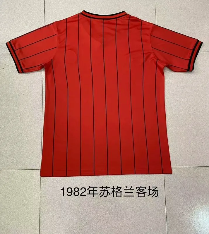 Scotland 1982 Away Shirt Red